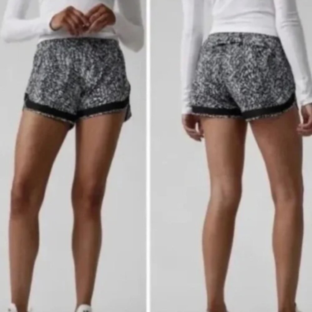 Athleta Printed Mesh Racer 4” Shorts in Black White Speckle Sz XS/SM  EUC